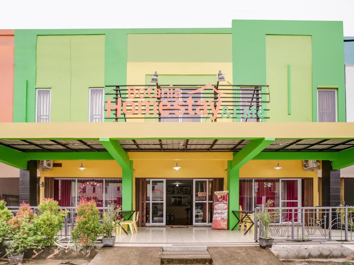Oyo 90024 Botania Homestay & Cafe Nongsa Exterior photo