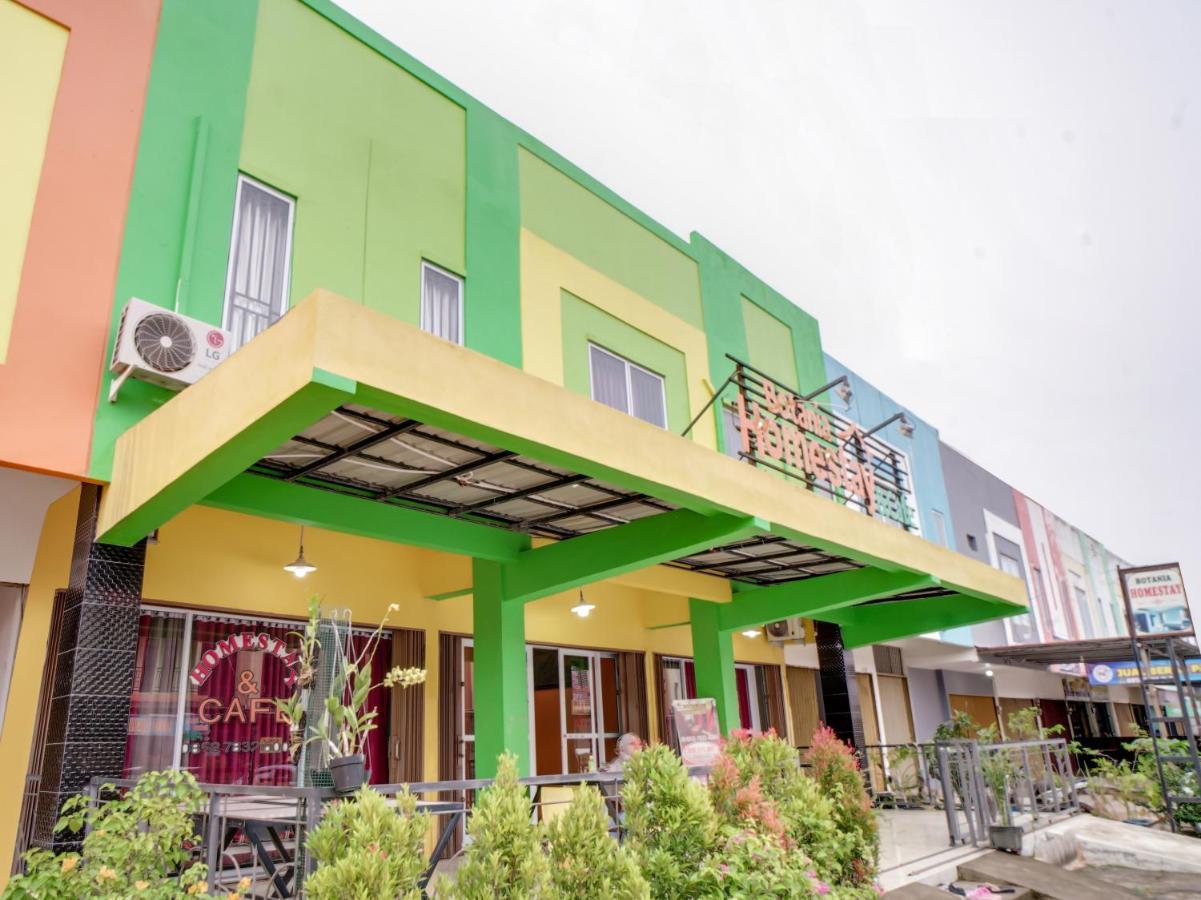 Oyo 90024 Botania Homestay & Cafe Nongsa Exterior photo
