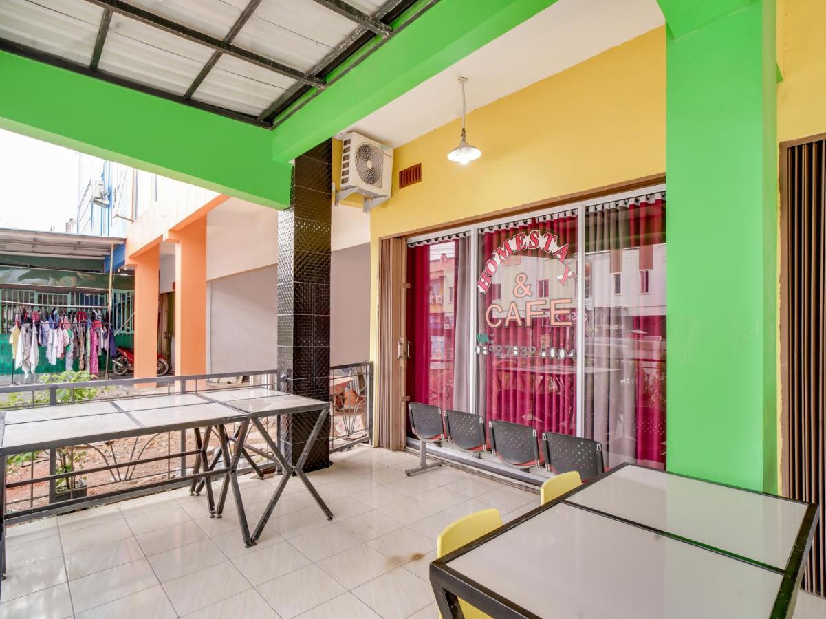 Oyo 90024 Botania Homestay & Cafe Nongsa Exterior photo